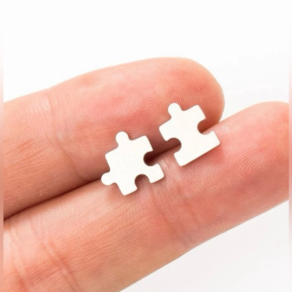 🧩 Stainless Steel Silver Puzzle Piece Stud Earrings NWT - Picture 2 of 5
